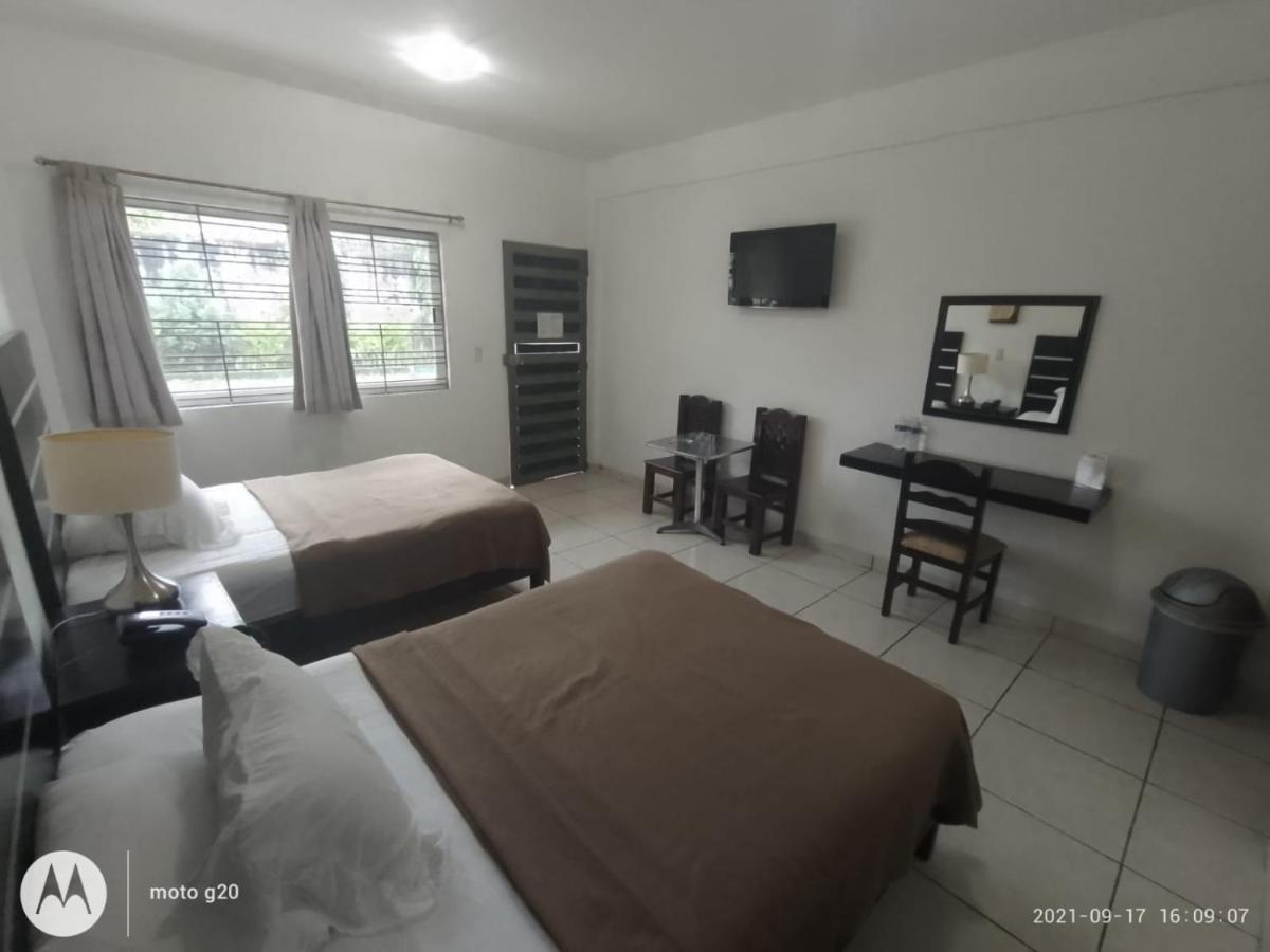 Hotel & Suites Mo Sak 타파출라 외부 사진
