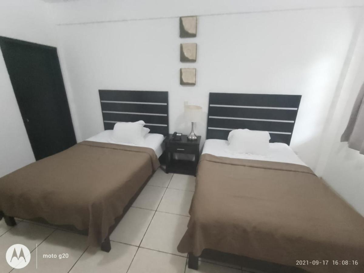 Hotel & Suites Mo Sak 타파출라 외부 사진