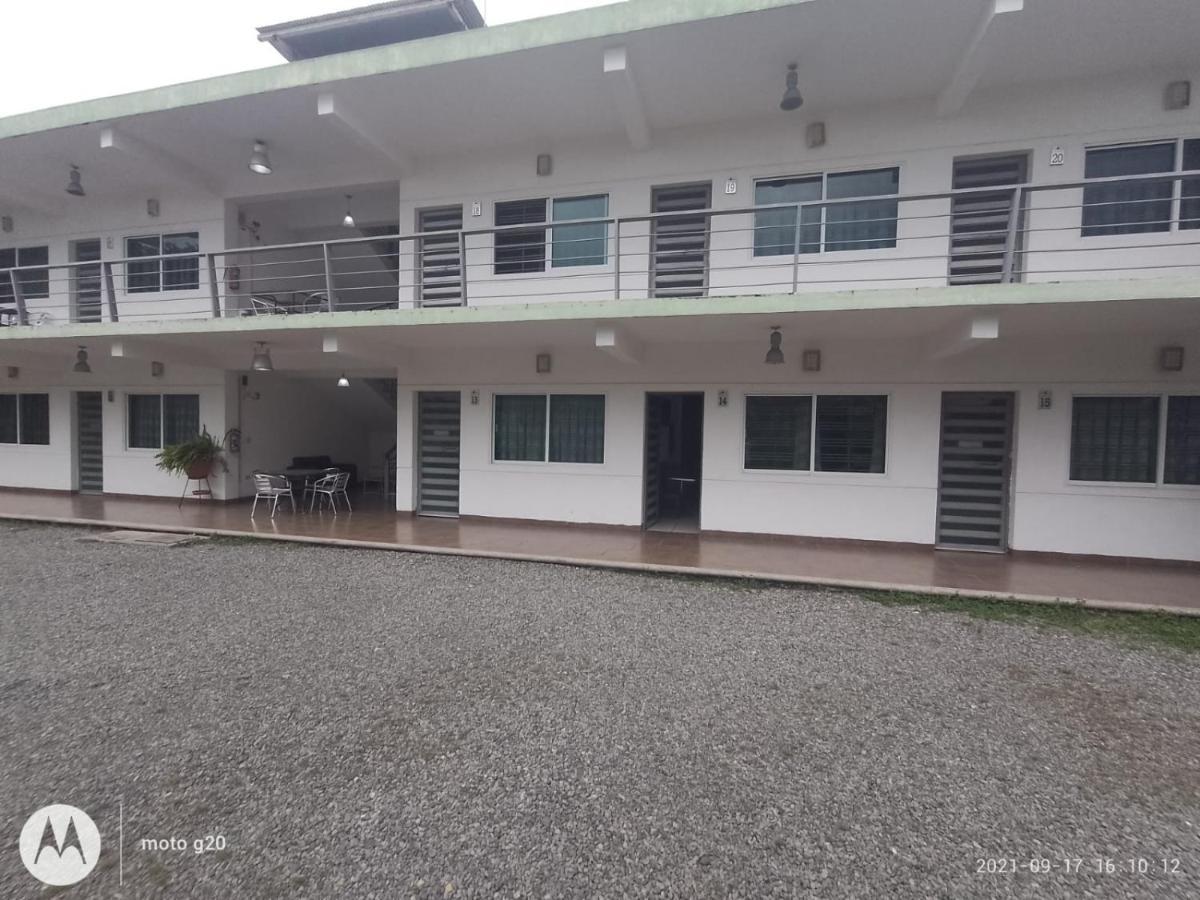 Hotel & Suites Mo Sak 타파출라 외부 사진