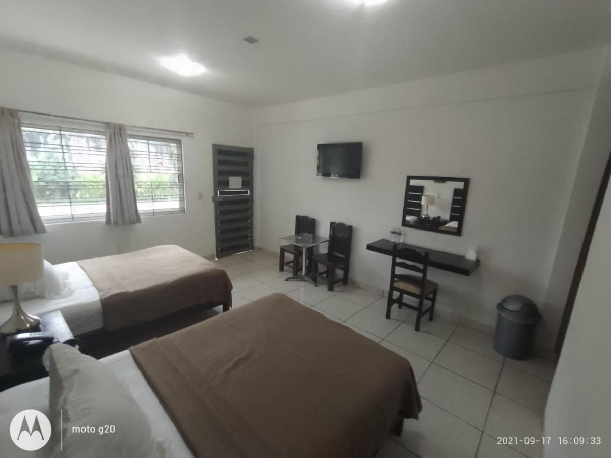 Hotel & Suites Mo Sak 타파출라 외부 사진